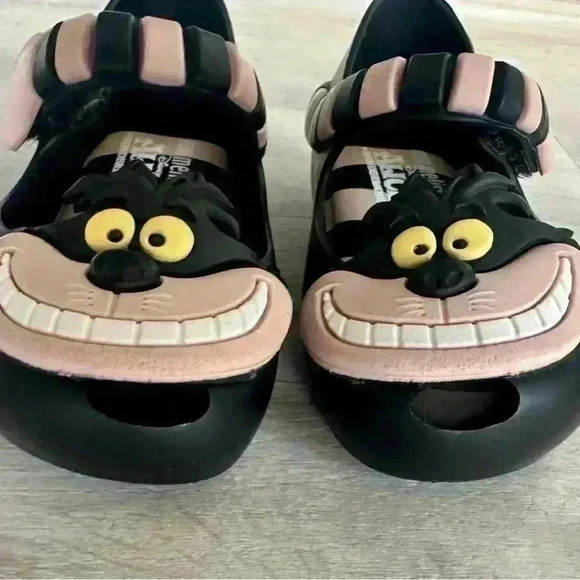 Mini Melissa Cheshire Cat Alice in Wonderland toddler 5 - Picture 4 of 6